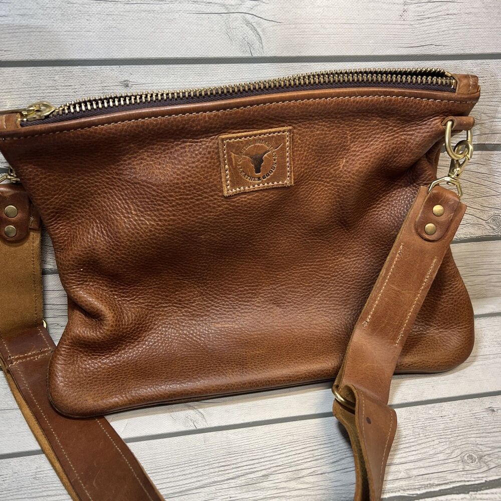 Coastal hillbilly large crossbody
Measurements posted in photos